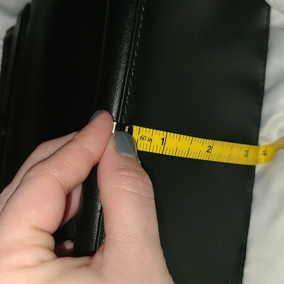 **NWT** Black & Gold Michael Kors Bag - Picture 12 of 12